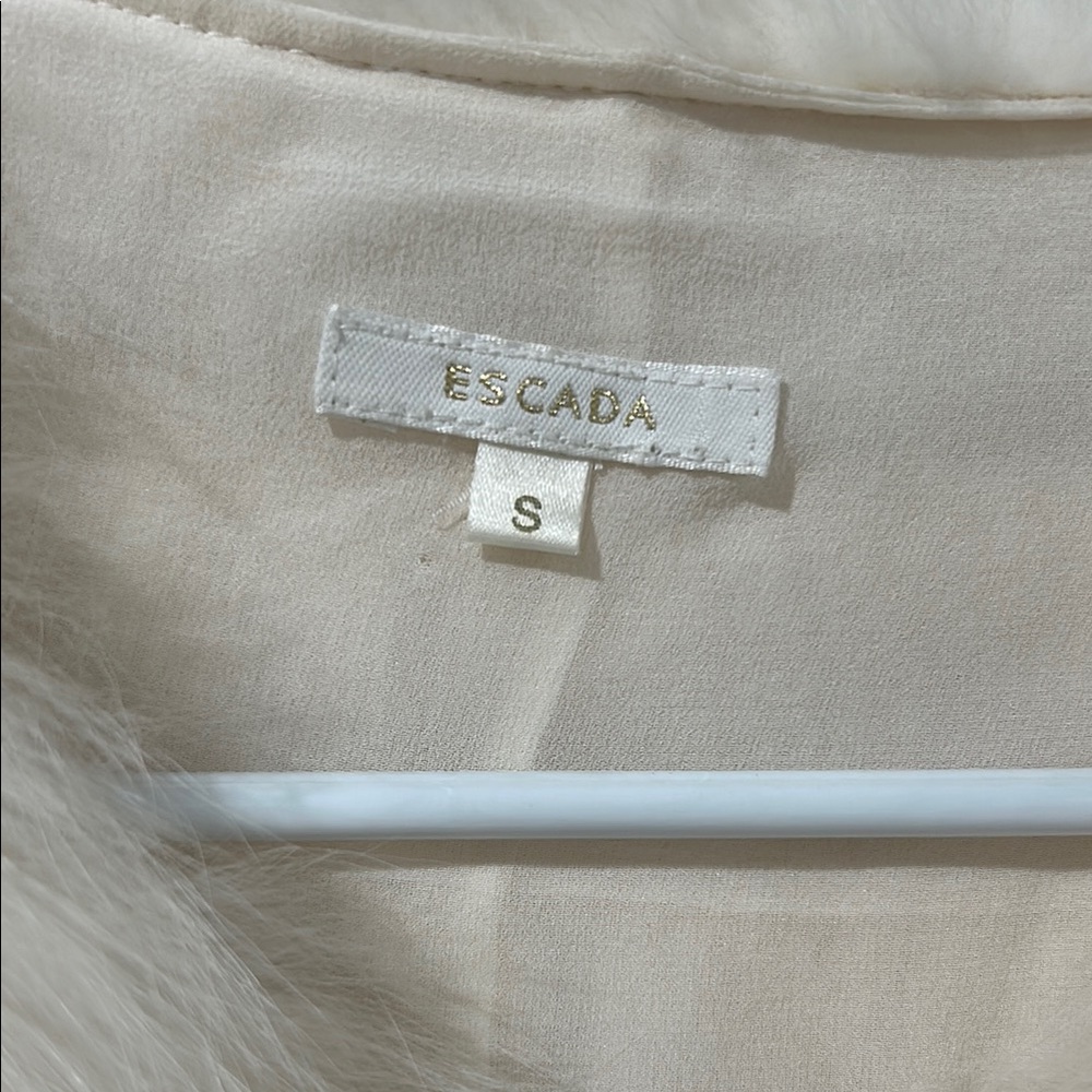 Escada Cream Ruffled Cape - Picture 2 of 2